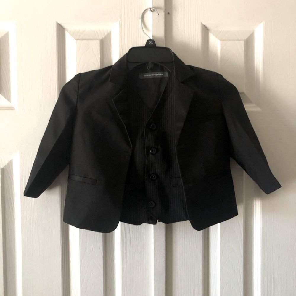 Peanut Butter Collection black blazer & pinstriped vest size 3
